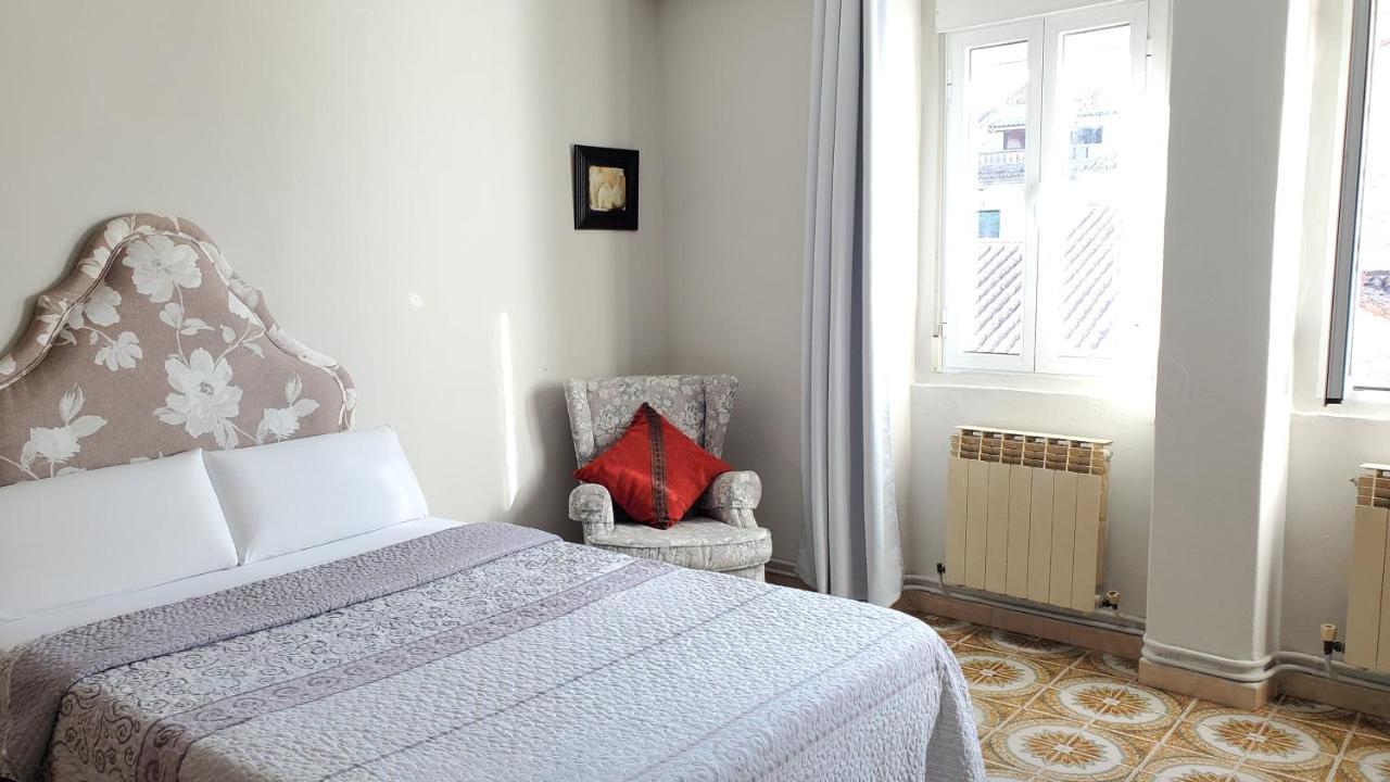 Hostal Martes Caceres Plaza Mayor - Tercer Piso Sin Ascensor Екстер'єр фото